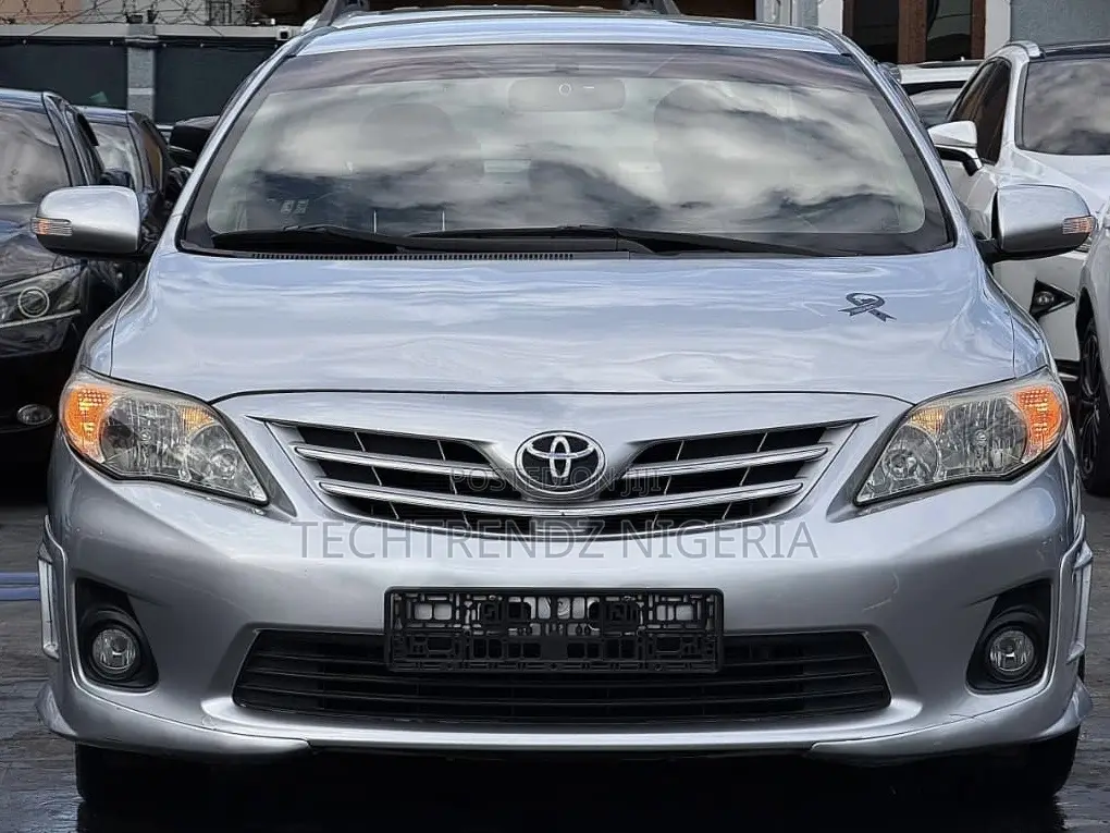 Toyota Corolla 2011 Silver