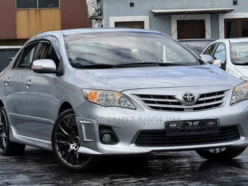 Toyota Corolla 2011 Silver