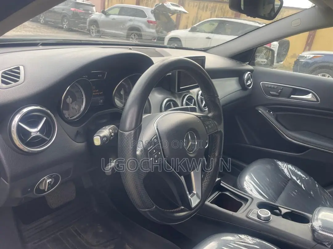 Mercedes-Benz GLA 250 2015 Black