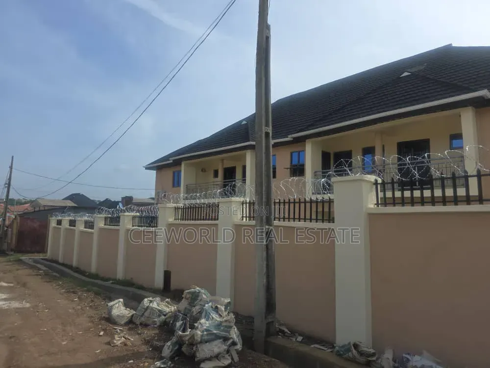 3bdrm Apartment in Olusoji Oluyole, Akala Express for rent