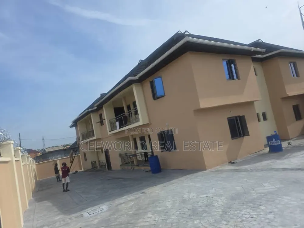 3bdrm Apartment in Olusoji Oluyole, Akala Express for rent