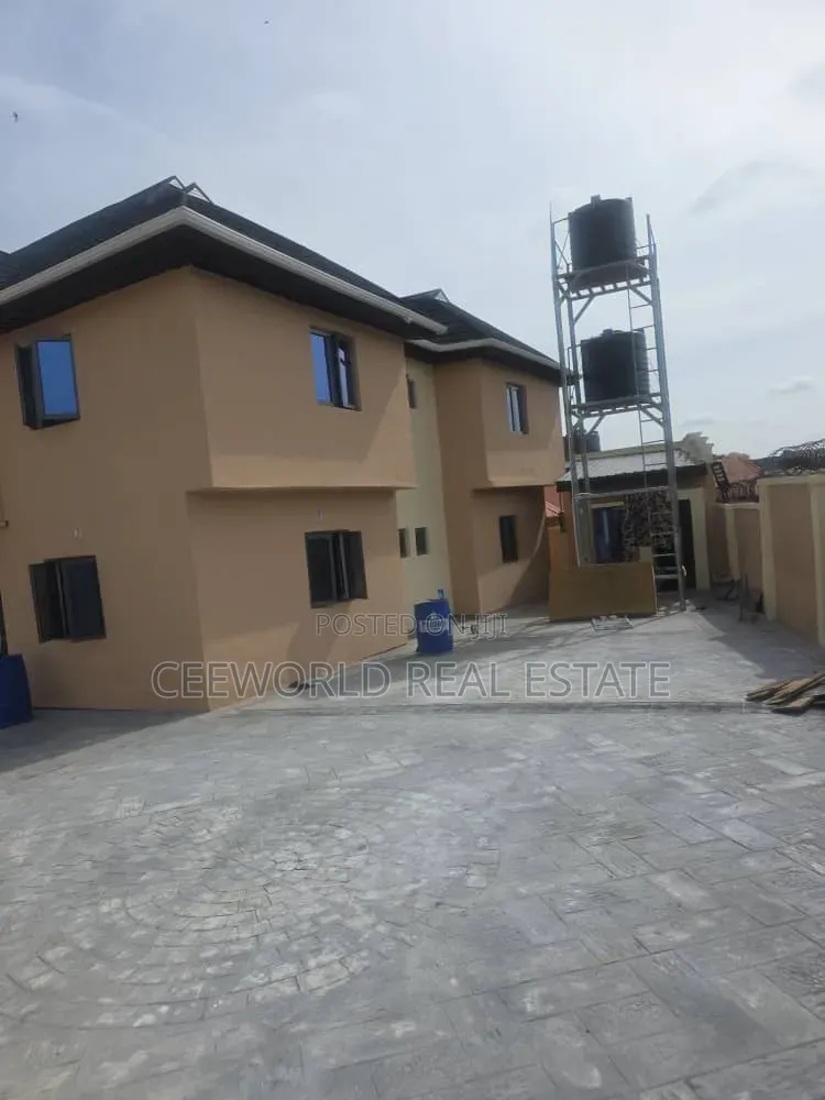 3bdrm Apartment in Olusoji Oluyole, Akala Express for rent