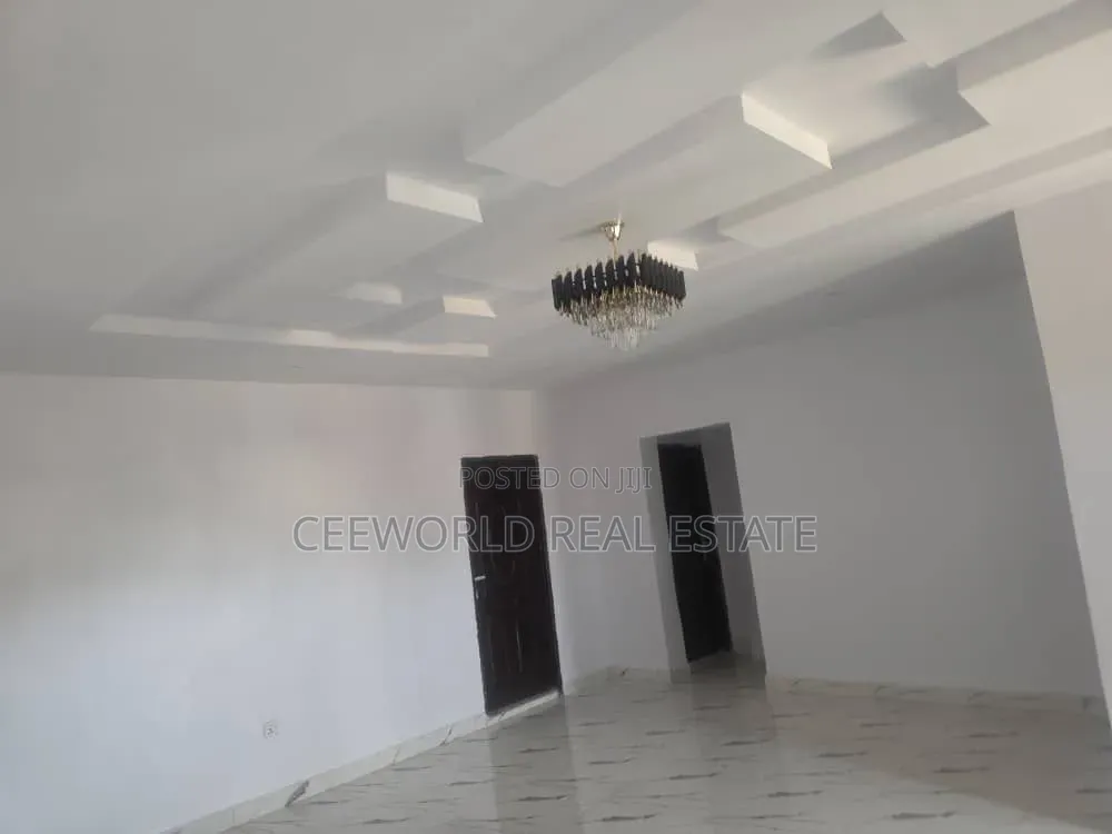 3bdrm Apartment in Olusoji Oluyole, Akala Express for rent