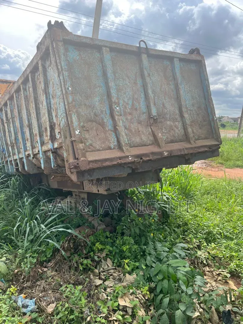 30 - 35 Tons Tipping Trailer Bucket (Direct Belgium)