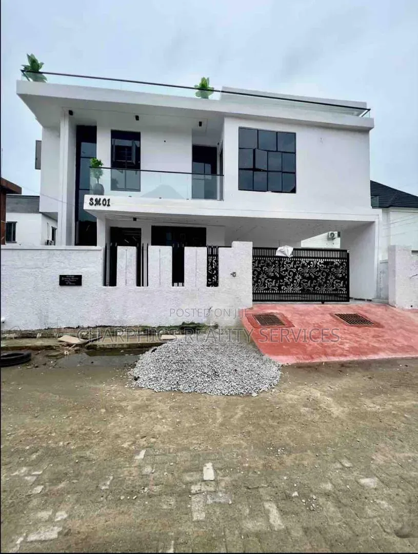 4bdrm Duplex in Ikota for sale