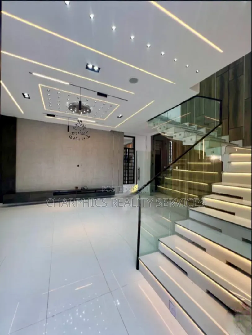 4bdrm Duplex in Ikota for sale