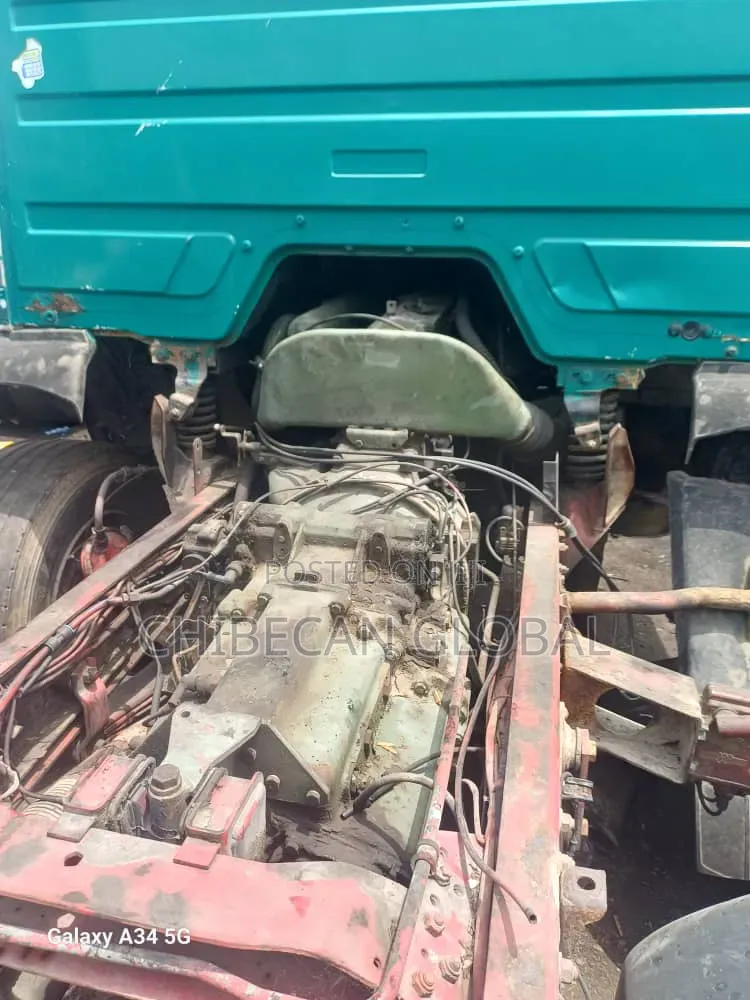 1524 Mercedes Benz Truck 6 Tyres (Foreign Used)