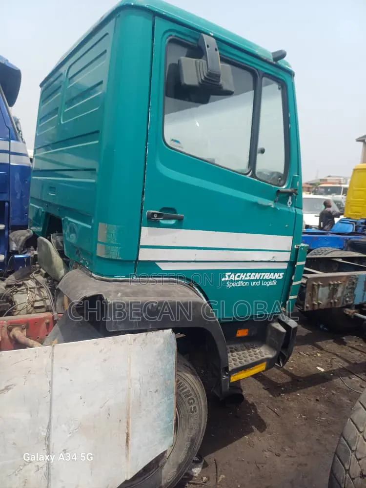 1524 Mercedes Benz Truck 6 Tyres (Foreign Used)