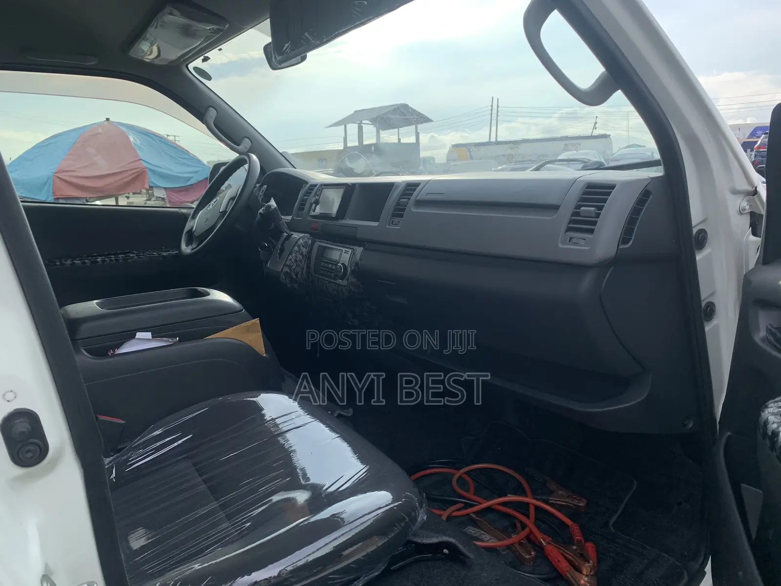 Toyota HiAce 2015 White