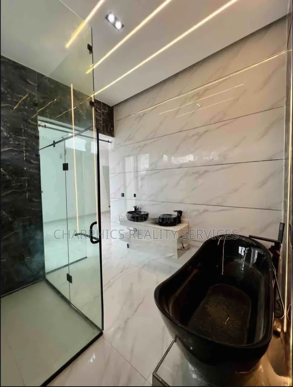4bdrm Duplex in Chevron for sale