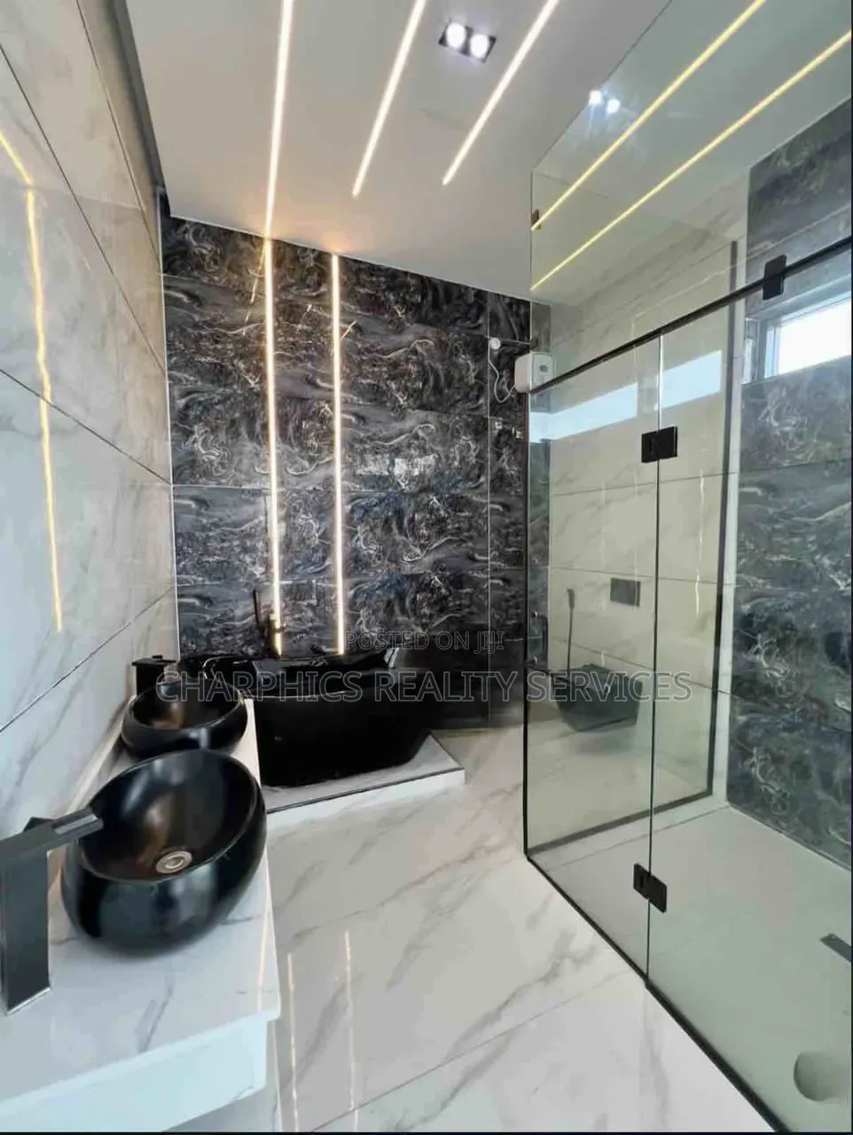 4bdrm Duplex in Chevron for sale