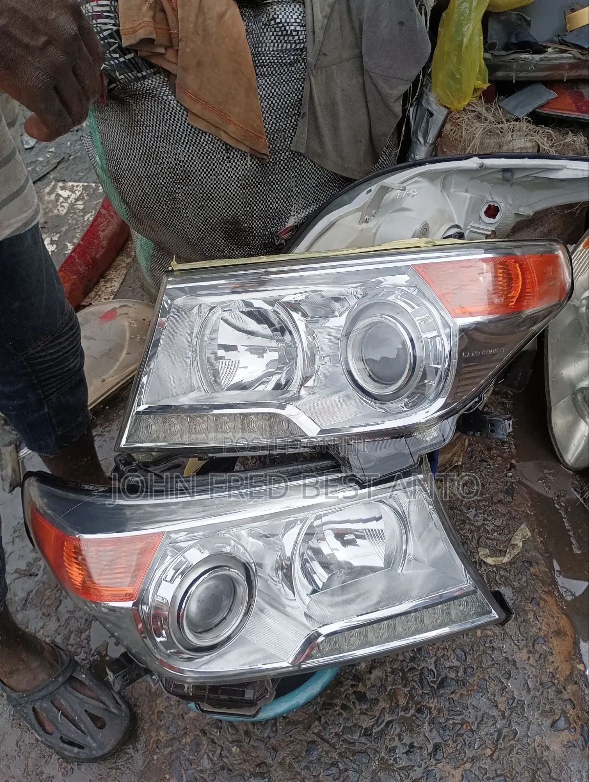 Headlights Toyota Land Cruiser Prado 2011