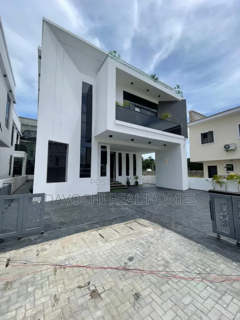 5bdrm Duplex in Chevron for sale