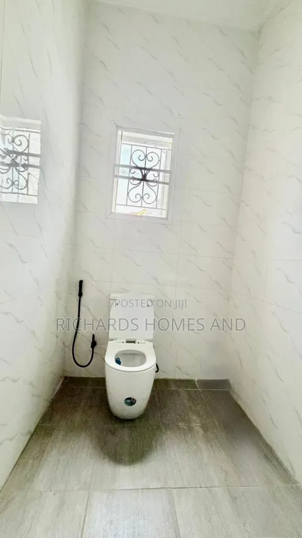 5bdrm House in Parkview Estate for rent