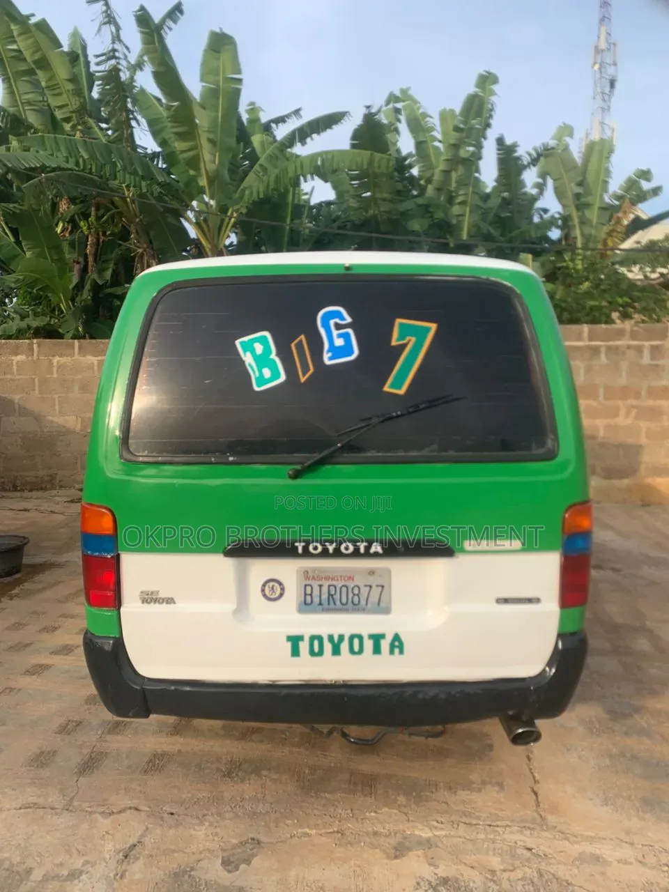 Toyota HiAce 2000 Green
