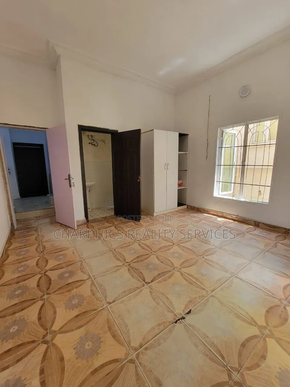 Mini Flat in Ikota for rent
