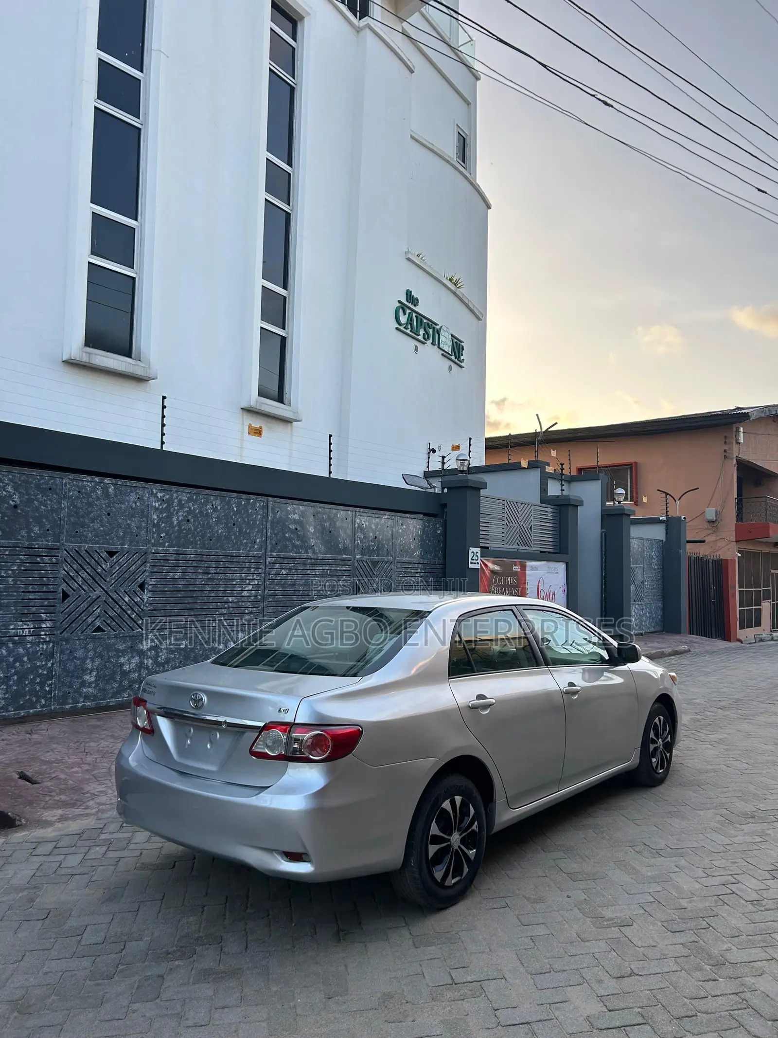 Toyota Corolla LE 4dr Sedan (1.8L 4cyl 4A) 2012 Silver