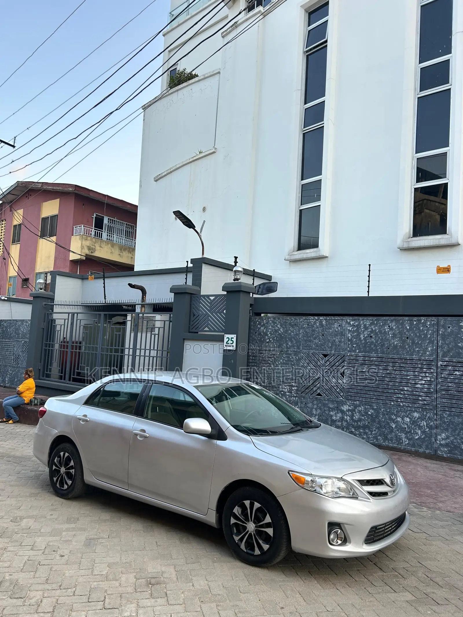 Toyota Corolla LE 4dr Sedan (1.8L 4cyl 4A) 2012 Silver