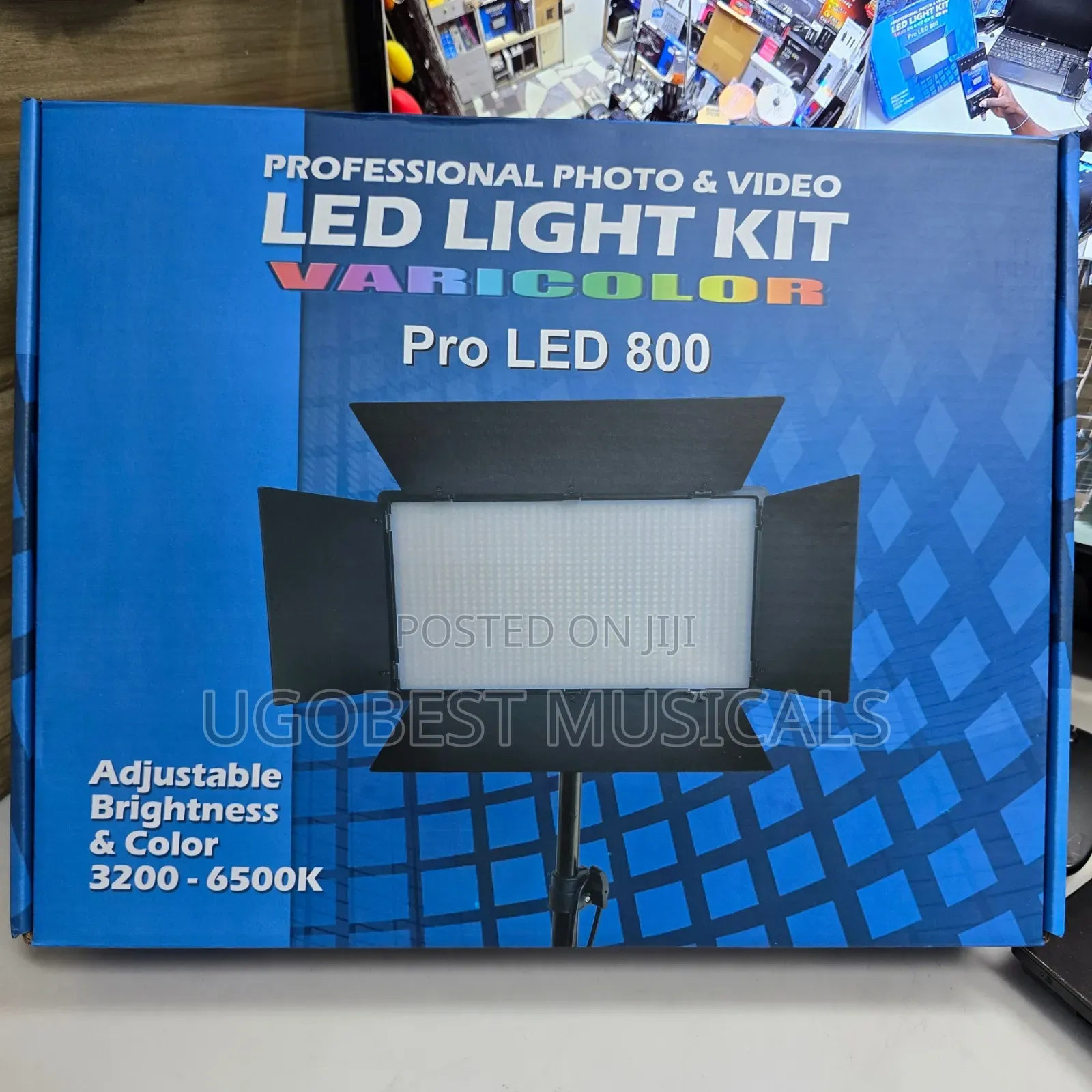 Pro Led 800 Photo and Video Led Light Kit With Tripod Stand.