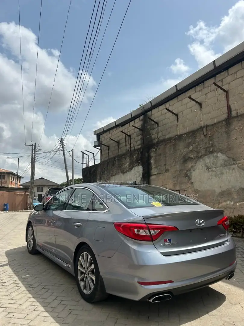 Hyundai Sonata Limited Sedan FWD (2.4L 4cyl 6A) 2016 Silver