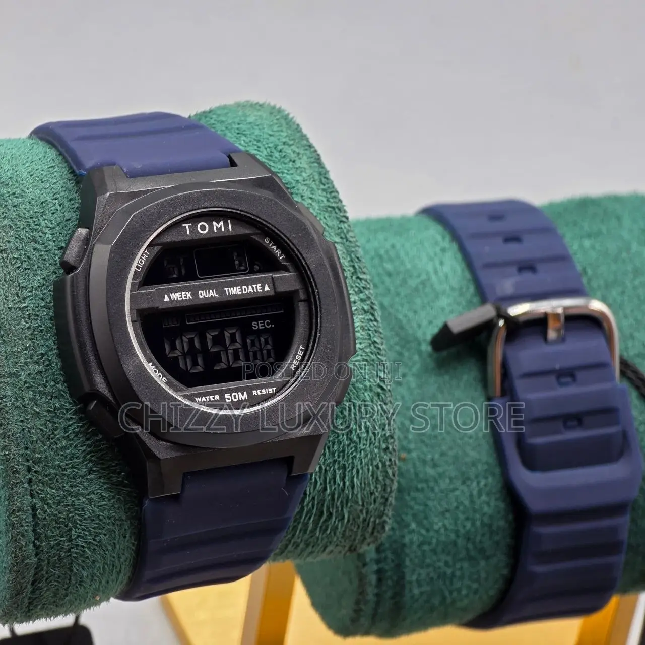 Tomi Quality Men Rubber Strap Wristwatch