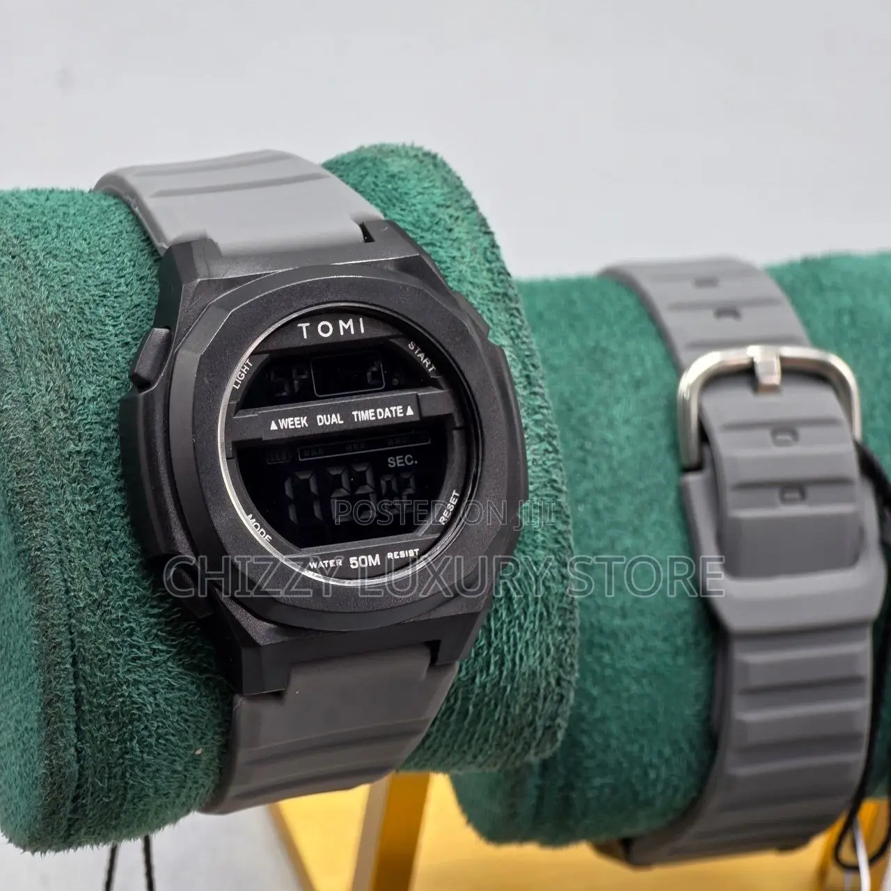 Tomi Quality Men Rubber Strap Wristwatch