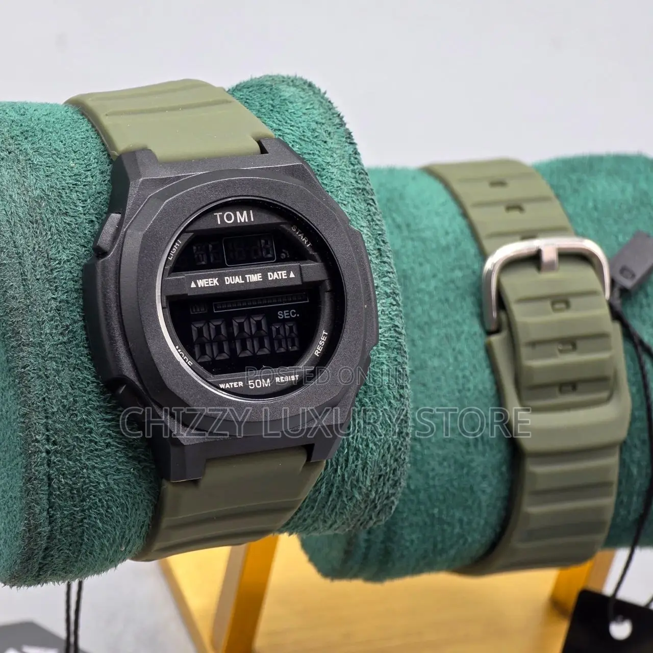 Tomi Quality Men Rubber Strap Wristwatch