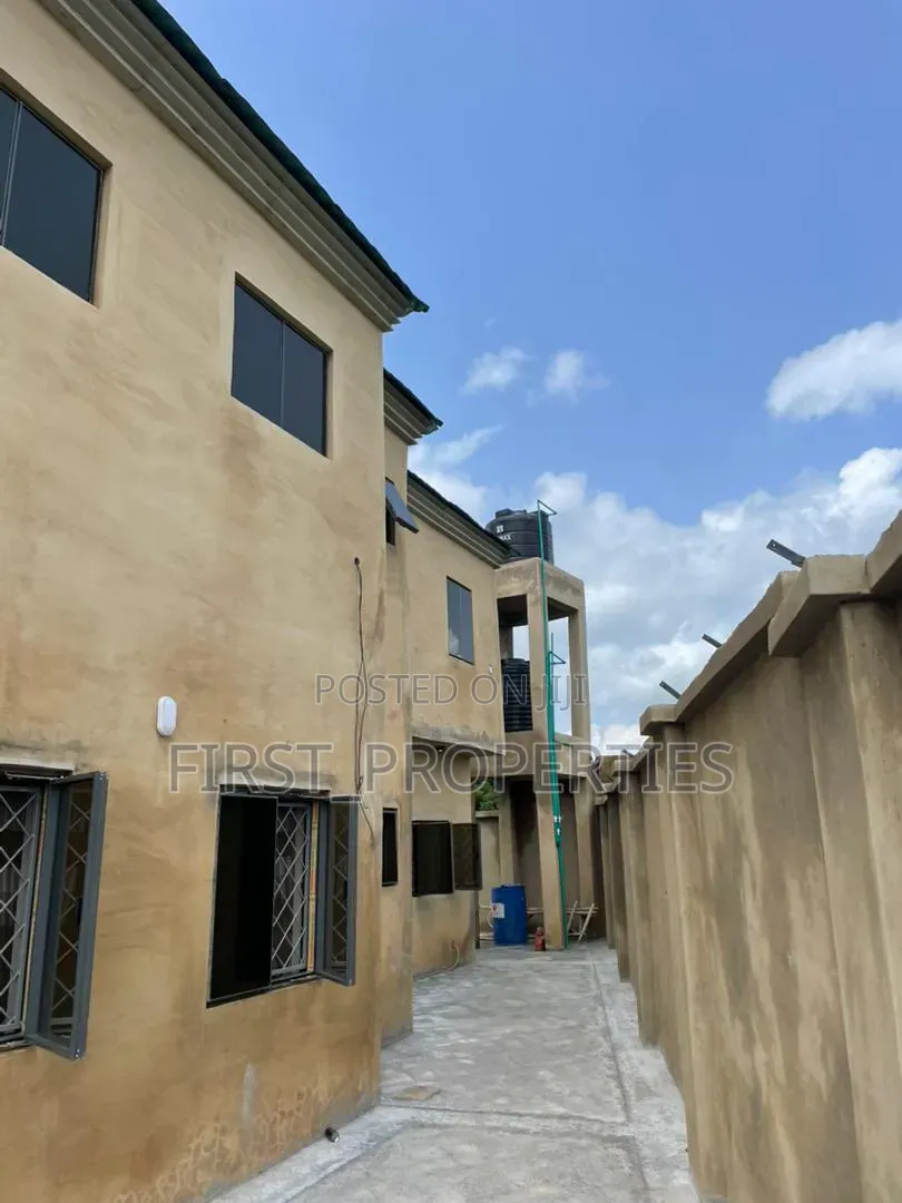 Furnished 5bdrm Duplex in Arapaja Odo Ona, Ibadan for sale