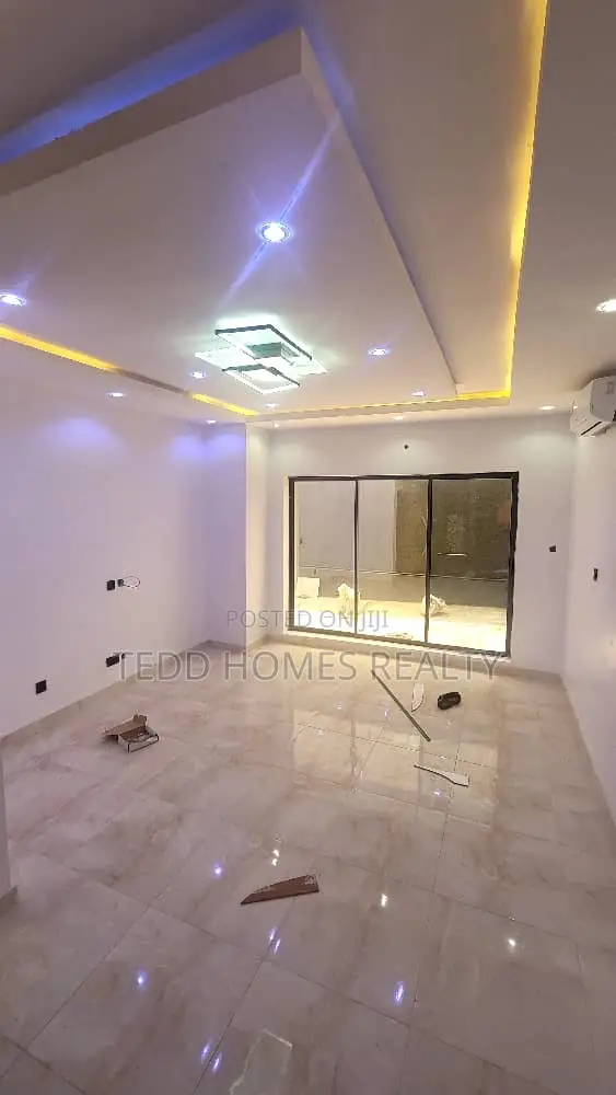 4bdrm Duplex in Banana Island for rent