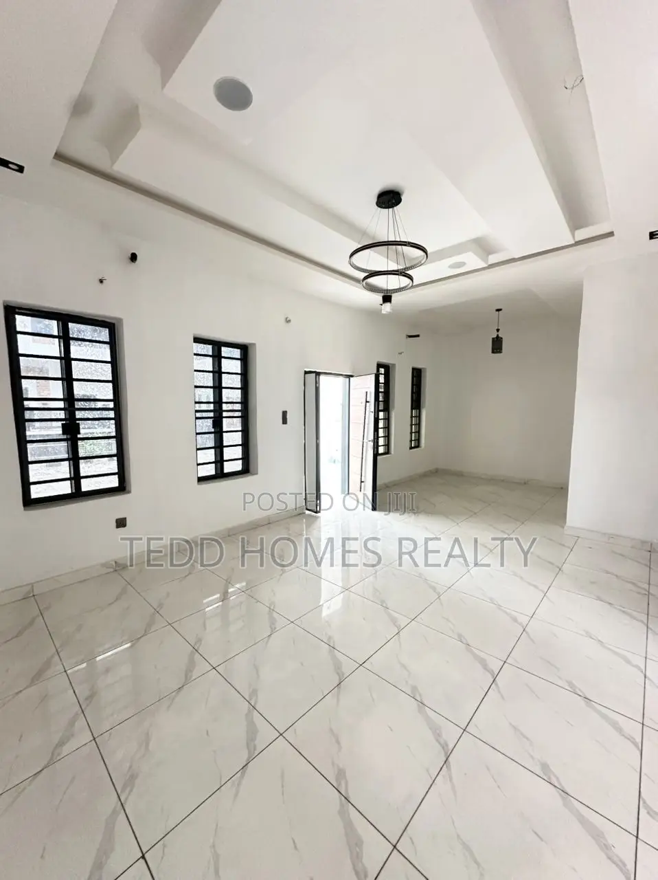 4bdrm Duplex in Banana Island for rent