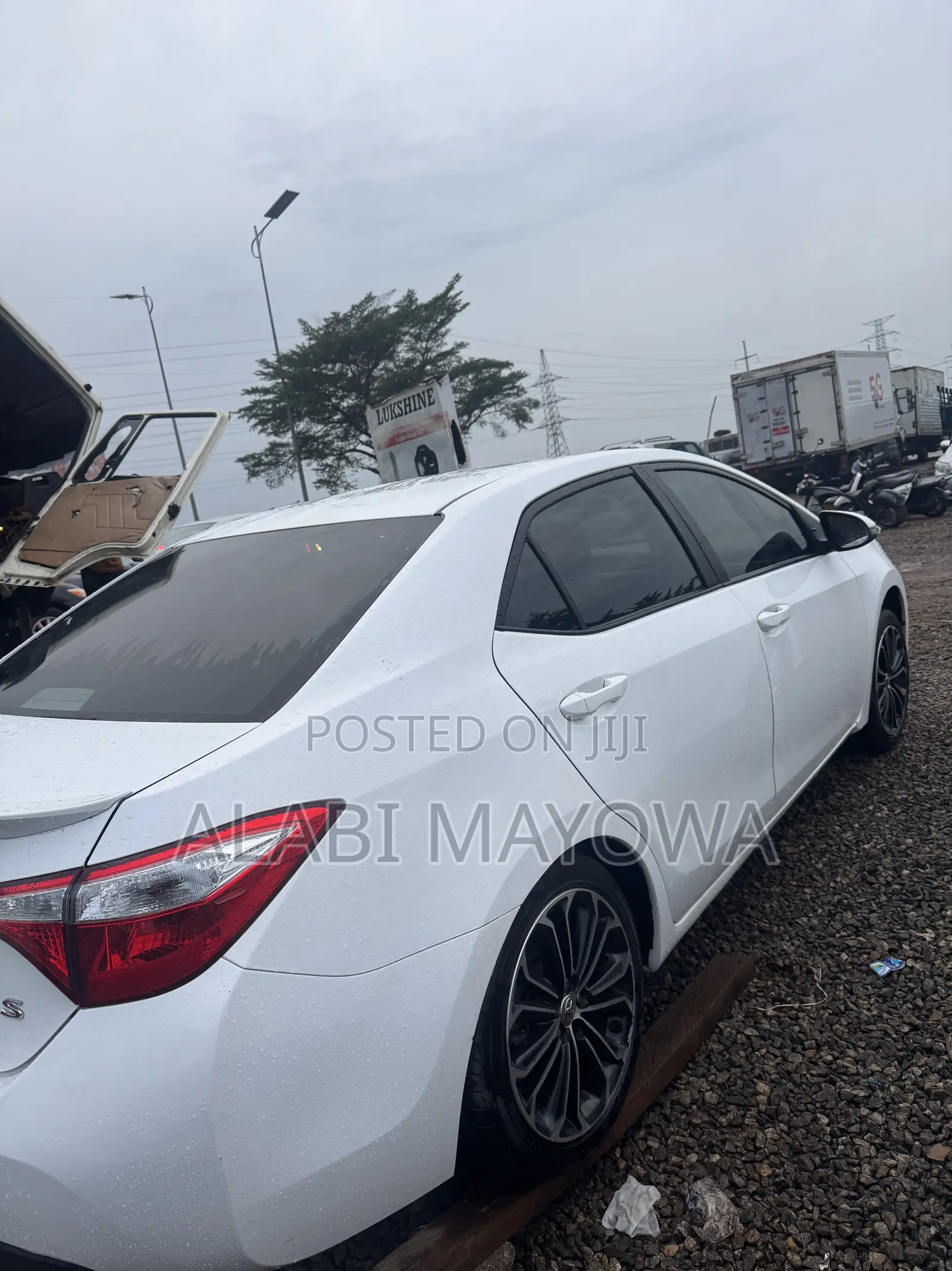 Toyota Corolla S 4dr Sedan (1.8L 4cyl CVT) 2015 White