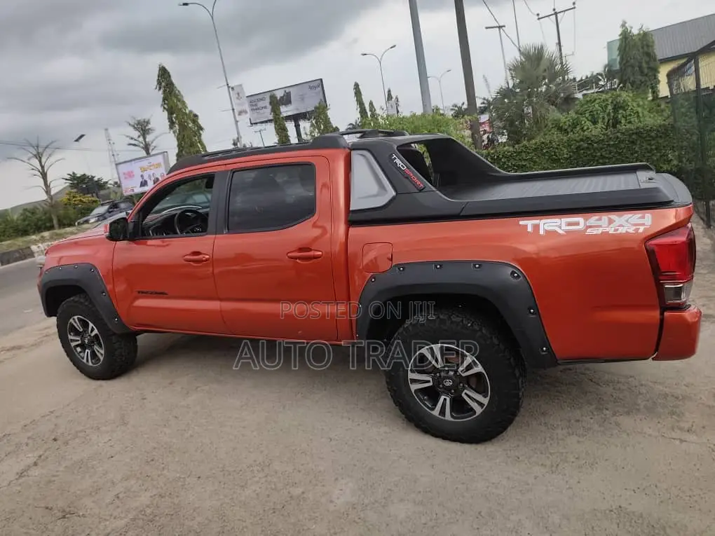 Toyota Tacoma 2017 Orange