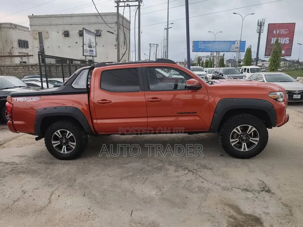 Toyota Tacoma 2017 Orange