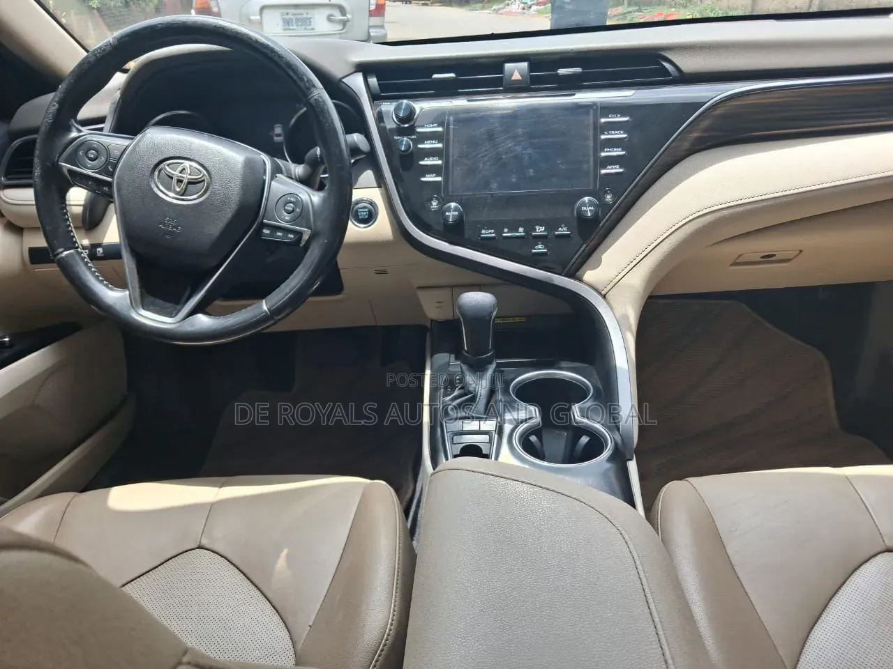 Toyota Highlander XLE 4dr SUV AWD (3.5L 6cyl 6A) 2015 Gold