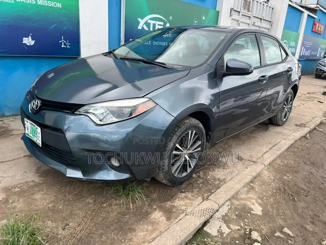 Toyota Corolla LE Premium 4dr Sedan (1.8L 4cyl CVT) 2015 Gray