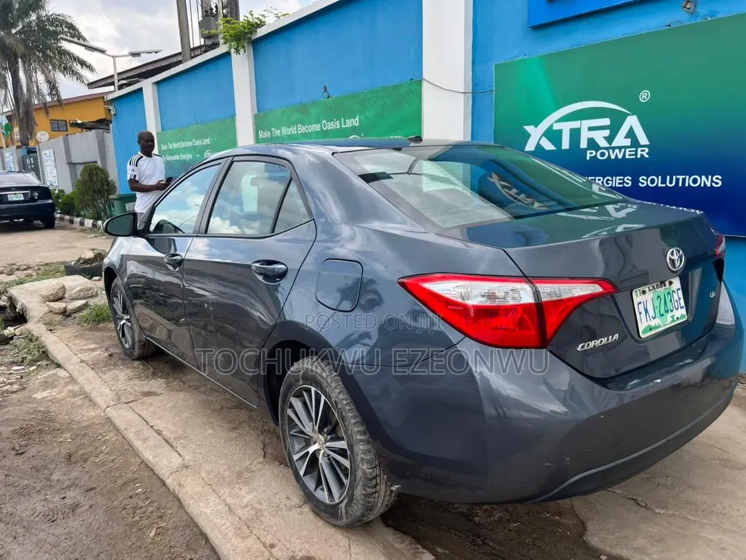 Toyota Corolla LE Premium 4dr Sedan (1.8L 4cyl CVT) 2015 Gray
