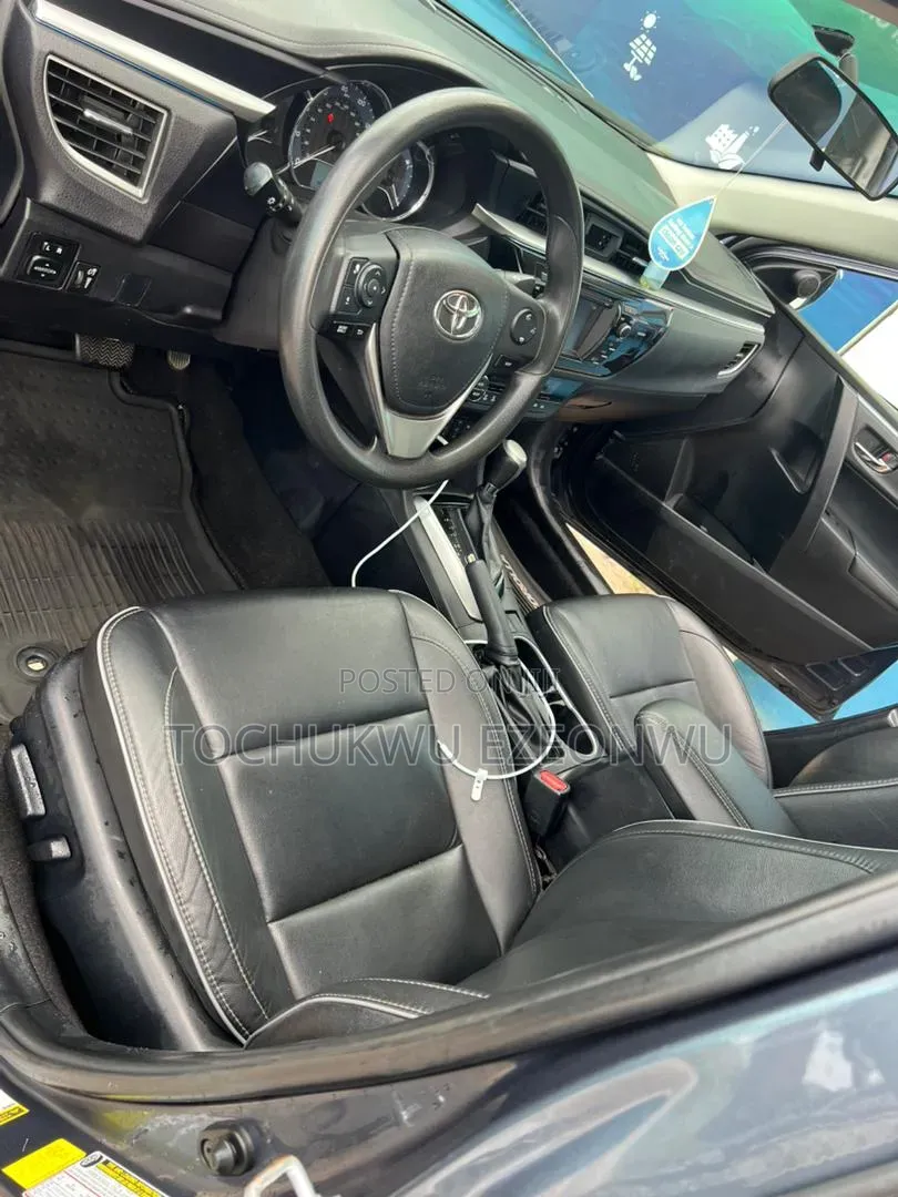Toyota Corolla LE Premium 4dr Sedan (1.8L 4cyl CVT) 2015 Gray