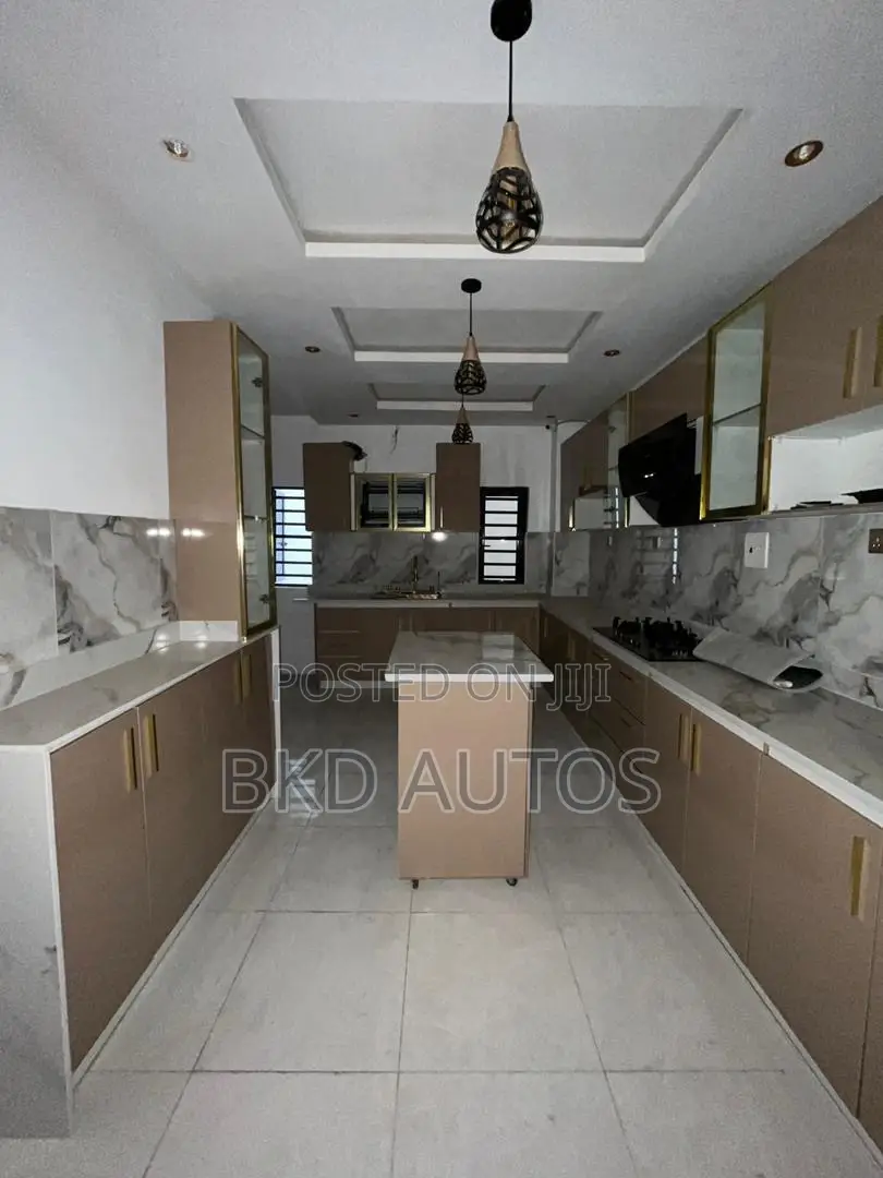 5bdrm Duplex in New Oko Oba for sale
