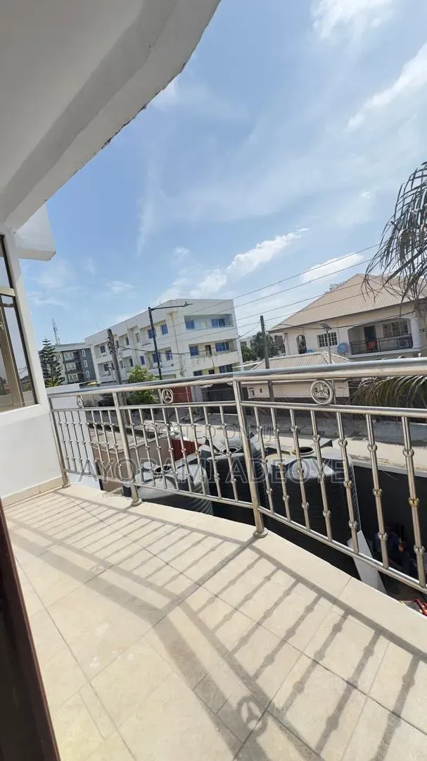 Mini Flat in Osapa London for rent