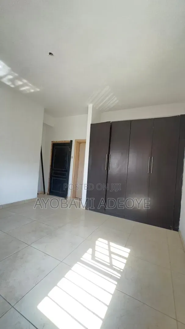 Mini Flat in Osapa London for rent