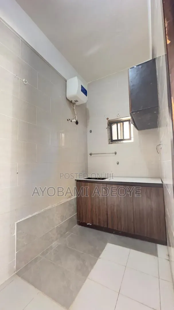 Mini Flat in Osapa London for rent