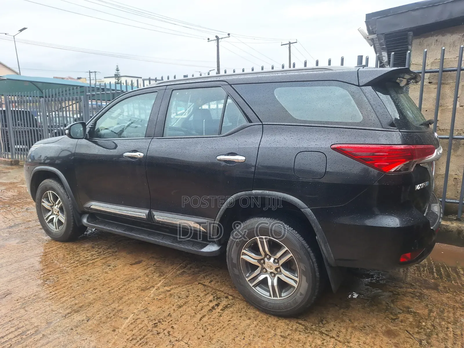 Toyota Fortuner 2022 Black