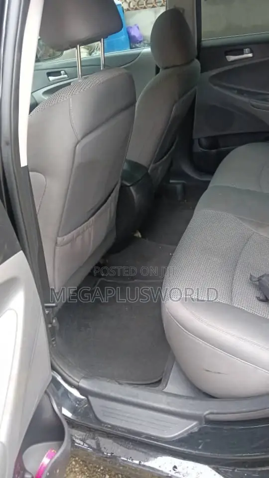 Hyundai Sonata SE 2.0T Sedan FWD (2.0L 4cyl 6A) 2012 Blue