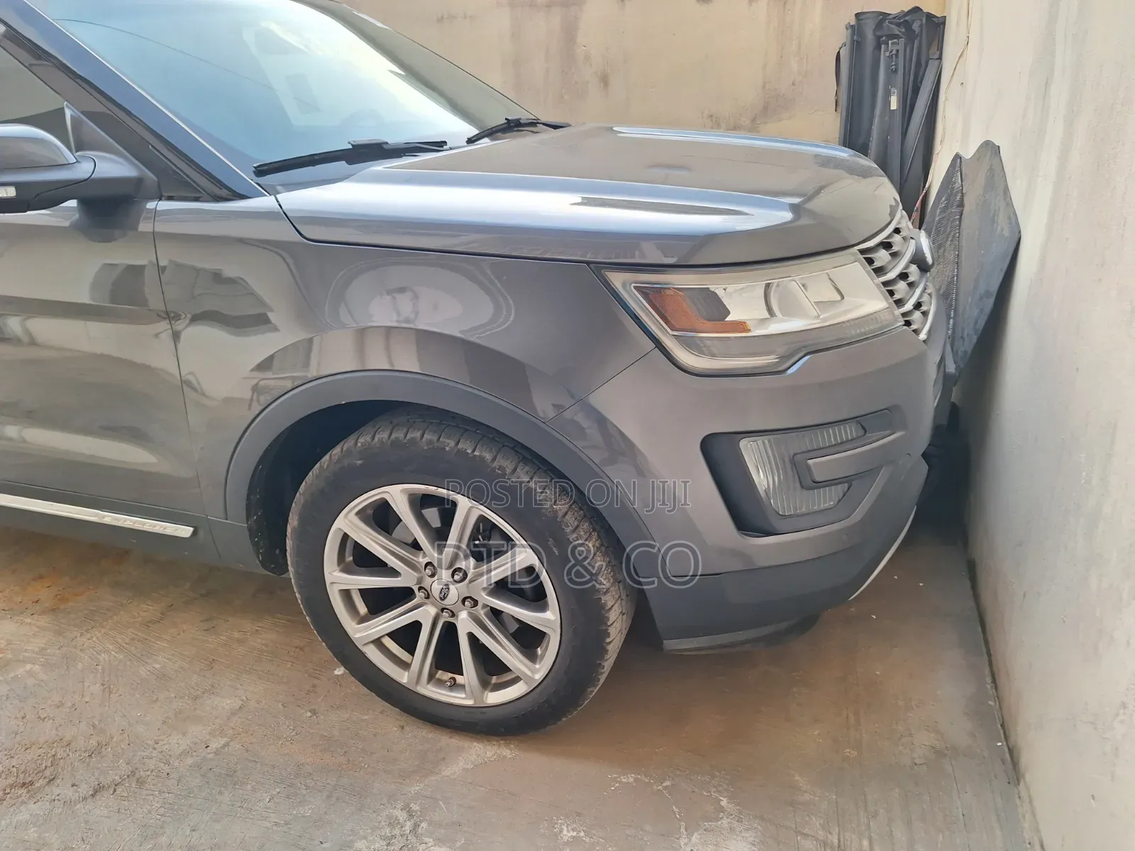 Ford Explorer Limited 4dr SUV AWD (3.5L 6cyl 6A) 2016 Gray
