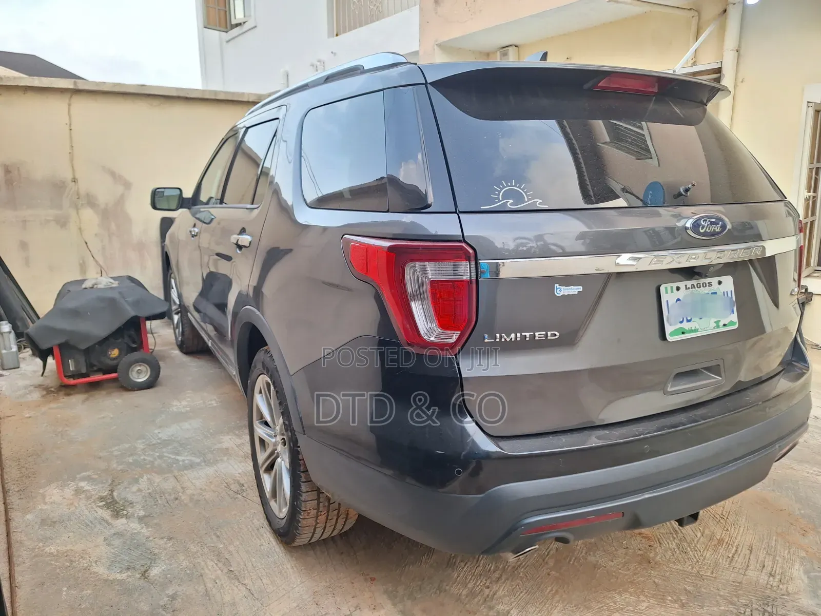 Ford Explorer Limited 4dr SUV AWD (3.5L 6cyl 6A) 2016 Gray