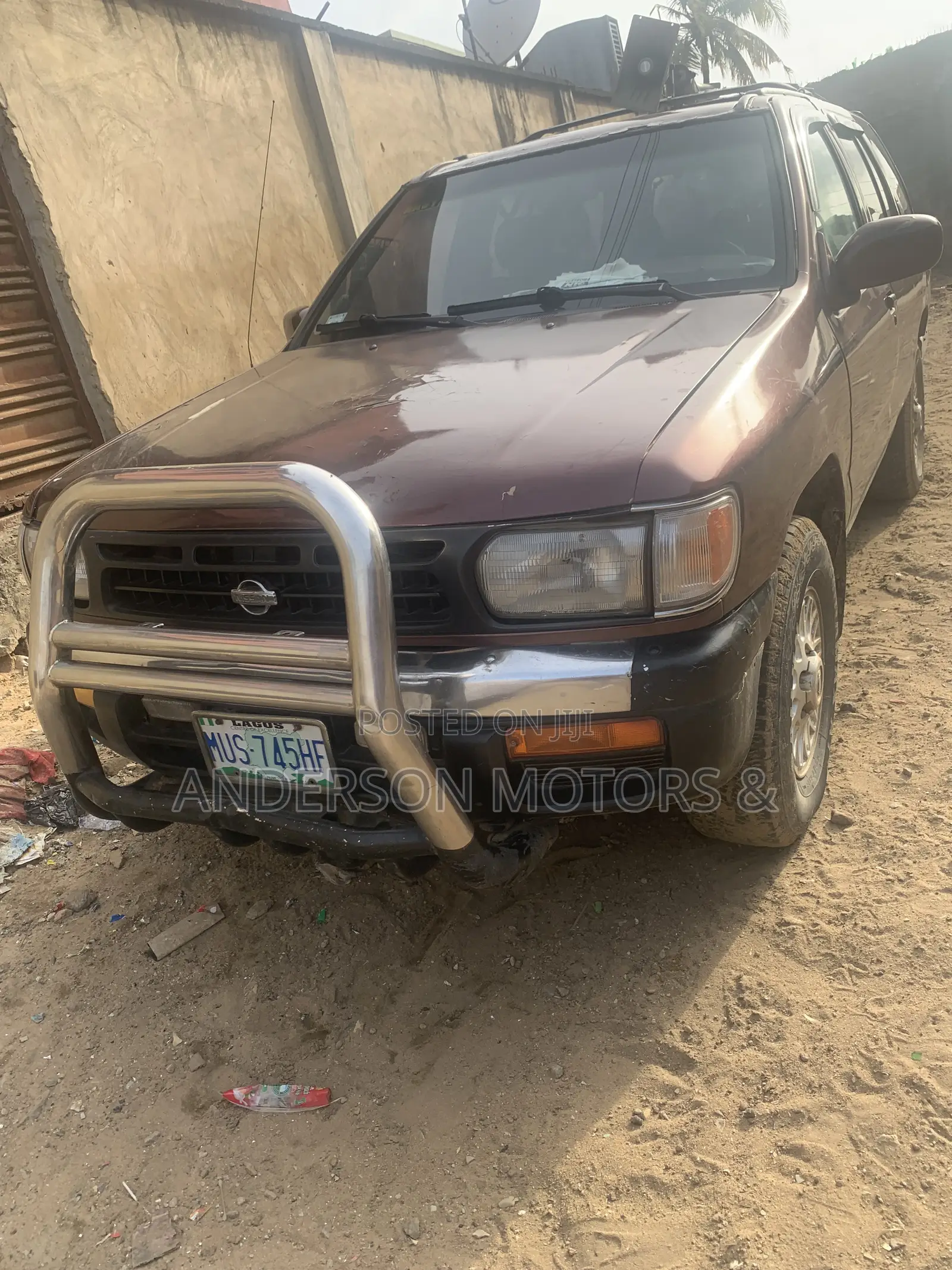 Nissan Pathfinder Automatic 2000 Red