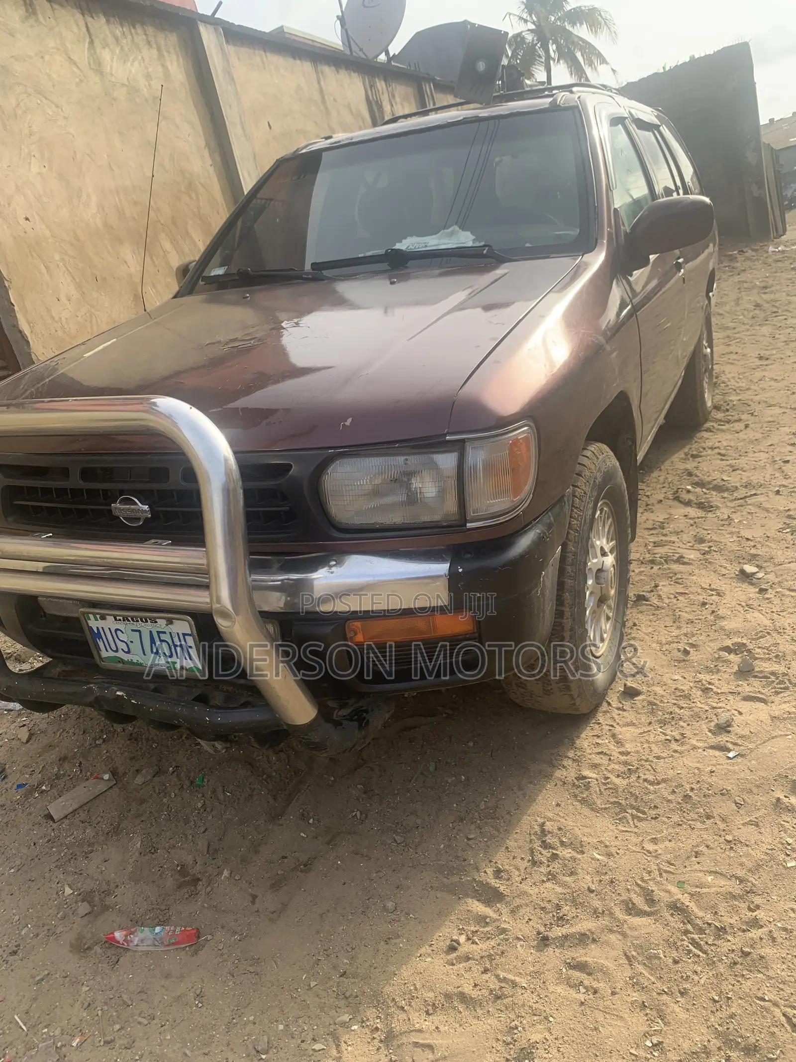 Nissan Pathfinder Automatic 2000 Red