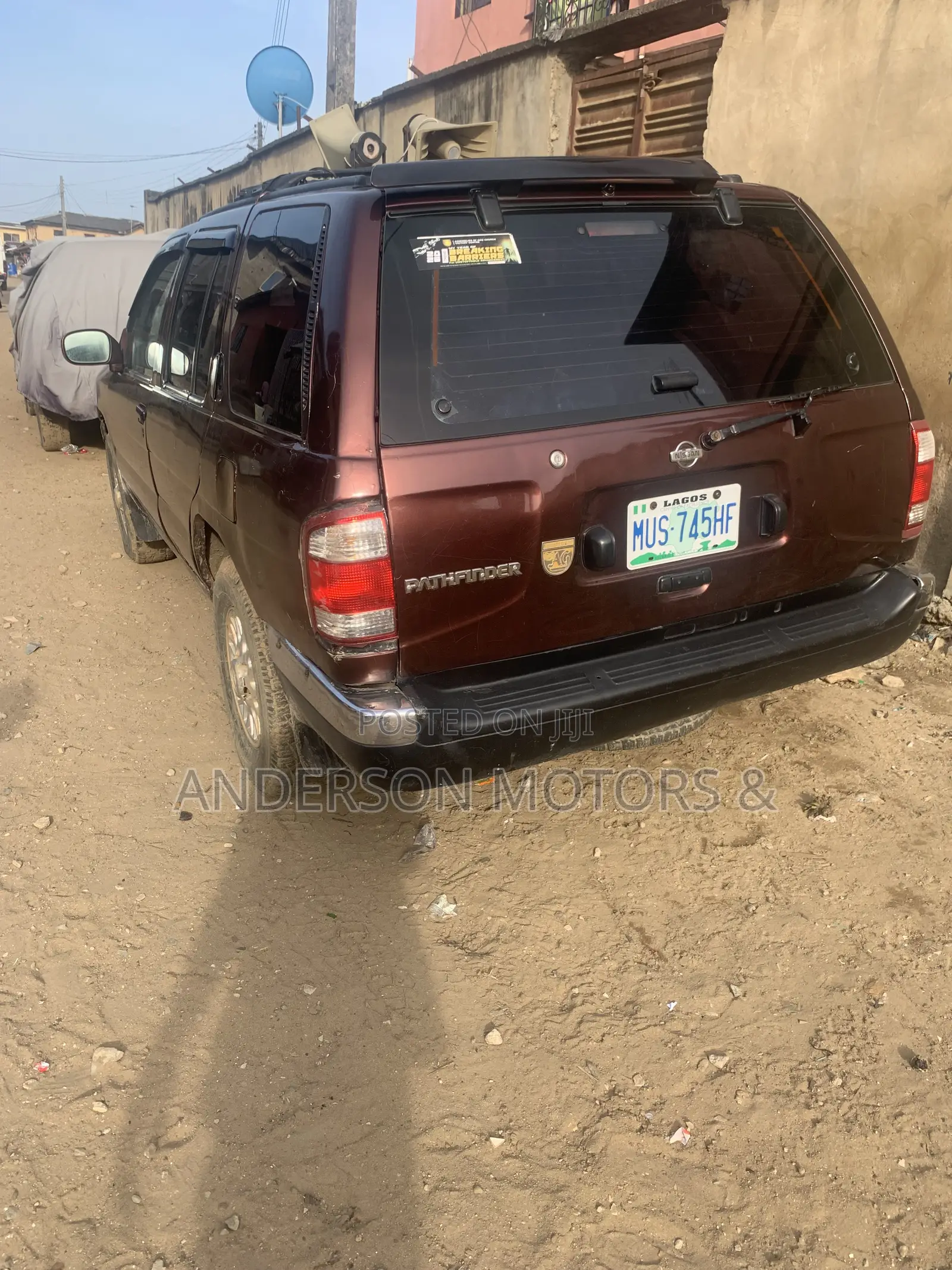 Nissan Pathfinder Automatic 2000 Red
