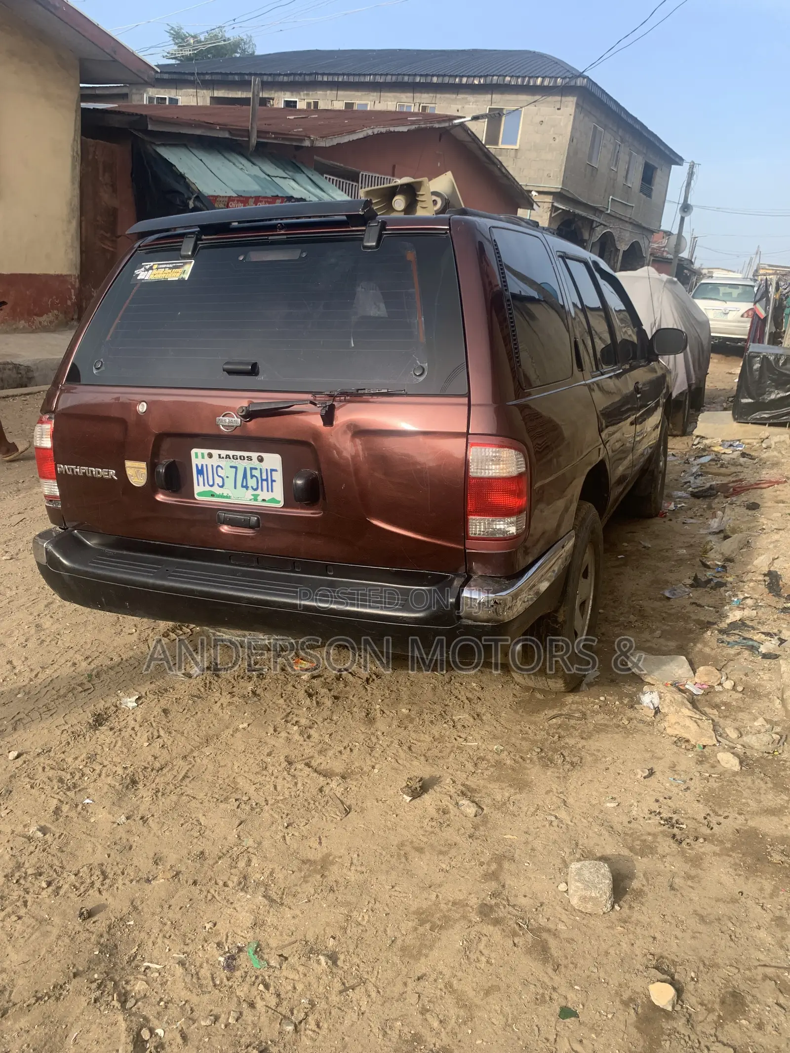 Nissan Pathfinder Automatic 2000 Red