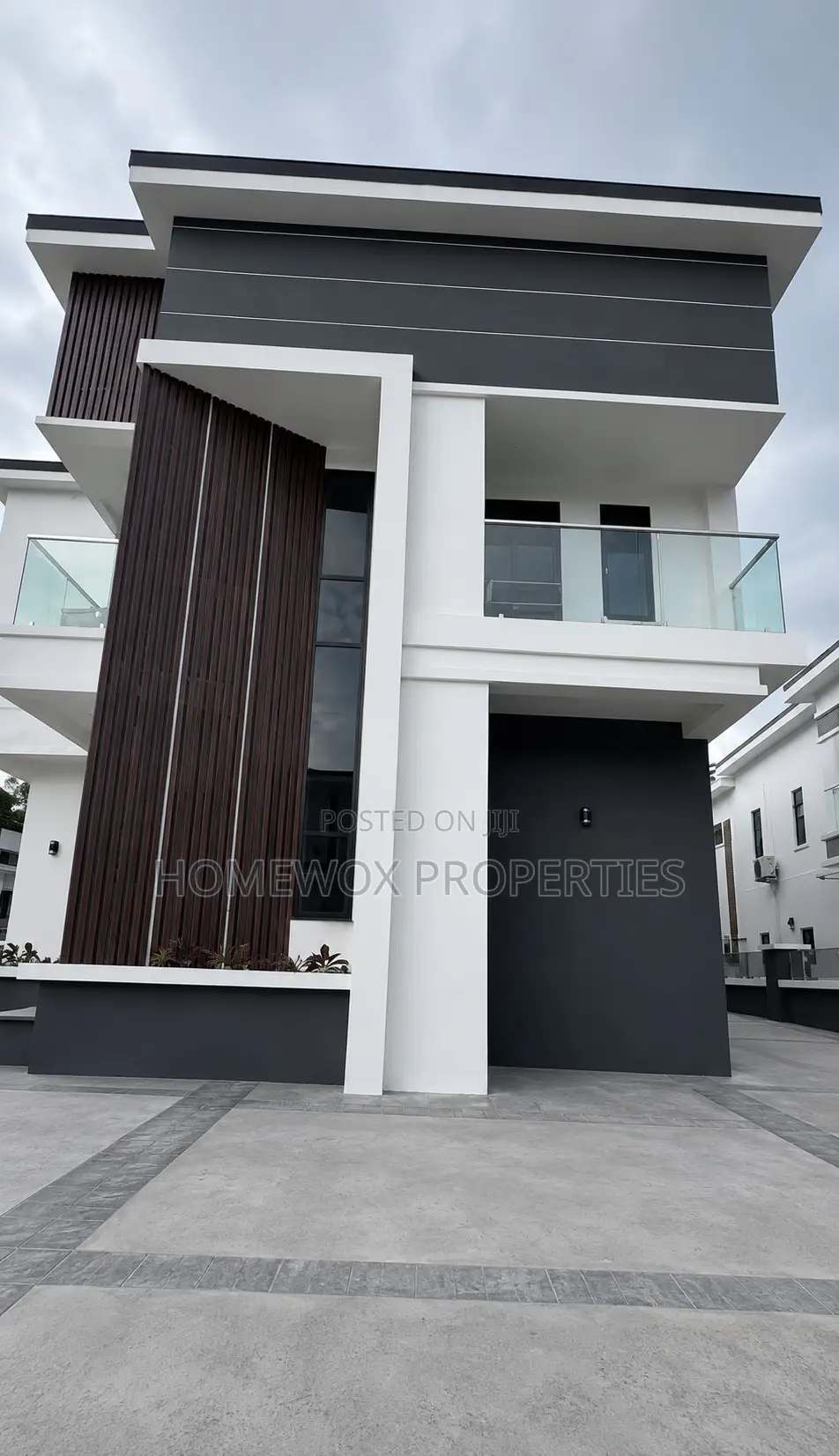 4bdrm Duplex in Rumuahalu for sale